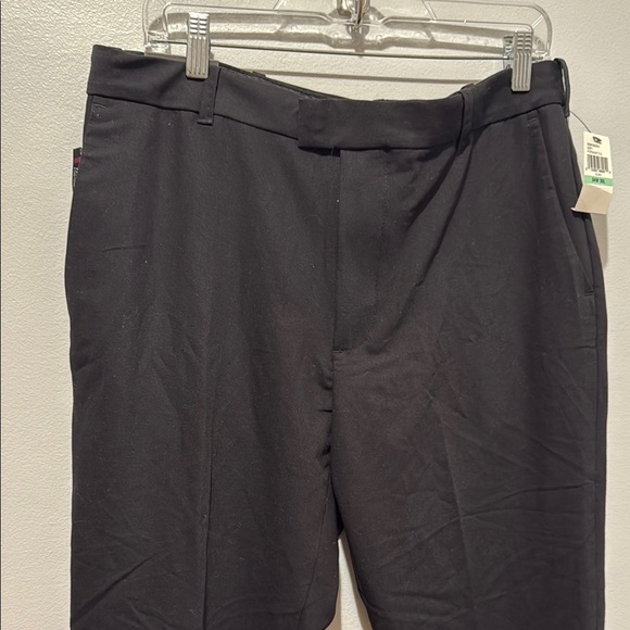 Van Heusen 34 x 30 Flat Front Straight Fit Flex Waist Men's Black Dress Pants - Picture 4 of 10